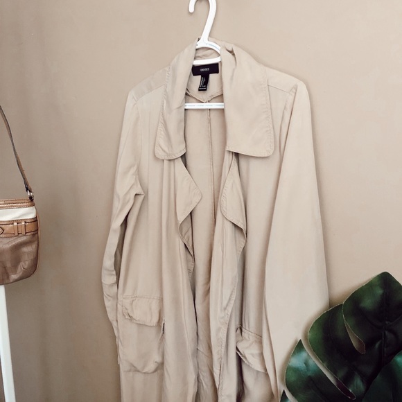 Light weight trench coat - Picture 1 of 1